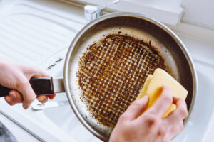 6 Ways to Clean Burned Pots and Pans